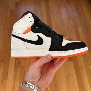 Jordan 1 Retro High Electro Orange
6.5Y - Brand New In Box
